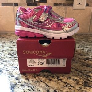 NIB toddler wide shoes!